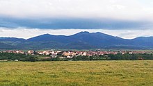 Tabanera del Monte vista desde San Cristóbal de Segovia con La Mujer Muerta de fondo