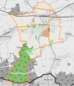 Mapa konturowa Prudnika, u góry znajduje się punkt z opisem „Rynek”