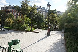 Sommet du talus, ancienne rue de la Cloche.