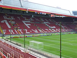 Fritz-Walter-Stadion (Fritz-Walter-Stadion) Ort: Kaiserslautern Kapazität: 46.000[25] Verein: 1. FC Kaiserslautern