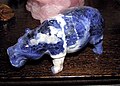 Scultura di ippopotamo realizzata in sodalite