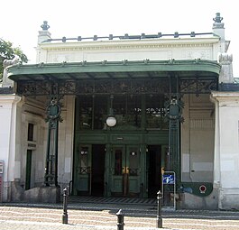 L'entrée du pavillon.