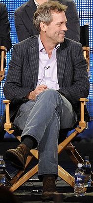 Hugh Laurie en conférence de presseà Universal City (Californie).