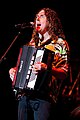 "Weird Al" Yankovic in 2010 (Foto: Kristine Slipson) geboren op 23 oktober 1959