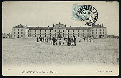 La caserne Charras vers 1900.