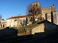 Vue devant l'église