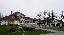 The town hall in Prosnes