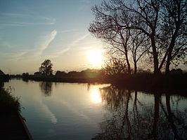 Zonsondergang boven de Hollandse IJssel in Willeskop