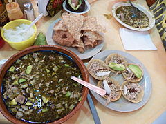 Pozol verde, cotto alla maniera in uso nello Stato messicano di Guerrero