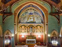 Maître-Autel dans le choeur de la chapelle de l'enfant Jésus à Paris