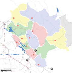 Mapa konturowa Himachal Pradeshu, po lewej nieco u góry znajduje się punkt z opisem „McLeod Ganj”