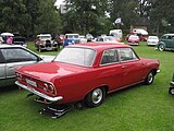 Opel Rekord en berline deux portes (vue arrière)