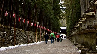 Weg zum Tempel im Winter