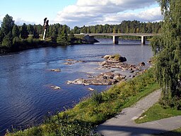 Byskeälven rinner under E4 vid Byske.