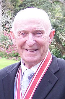 Murray Halberg ONZ (cropped).jpg