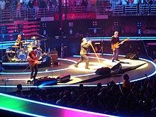 U2-Anaheim 2005 1.jpg