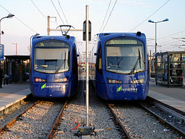 Twee trams op het station van Bondy