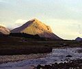 Hora Marsco v oblasti Red Cuillin nad řekou Sligachan