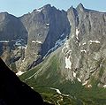 Fjellmassivet Trolltindan ligg mellom Romsdalen og Trollstigen.