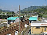 名電赤坂駅全体 画像上が名古屋方面（歩道橋から撮影）