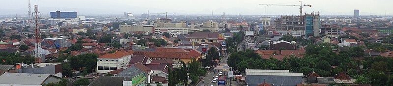 Larĝa panoramo pri Cirebon