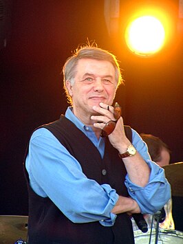 Salvatore Adamo op een openlucht concert in Frankrijk (2007).