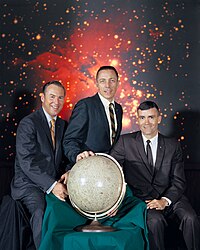 Apollo 13:n miehistö: James A. Lovell, John L. Swigert, Fred Haise.