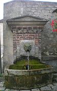 Fontaine de 1883, rue du Montcel, à côté du lavoir, face à la rue des Panilliers.