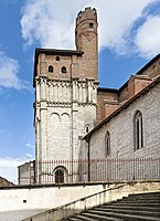 Pierre et brique de la collégiale Saint-Salvi d'Albi.