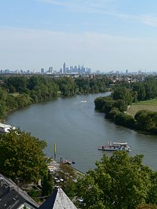 Mainbogen Frankfurt Höchst.jpg