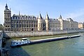 Conciergerie, côté Seine.