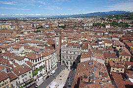 Der Torre del Gardello im Stadtbild von Verona