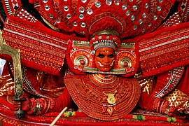 Descente de la déesse Bhagavathi lors d'un Theyyam à Ramanthali.