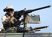 車載銃架上のM2を構えるアメリカ海兵隊兵士