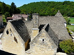 Les toits de lauzes du village.