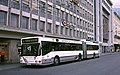 Niederfluriger Obus, Baujahr 1992, am Südtiroler Platz (Hauptbahnhof)