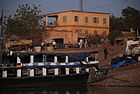 Wasserbasierter ÖPNV am Hafen von Mopti