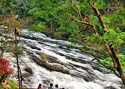 വാഴച്ചാല്‍ വെള്ളച്ചാട്ടം