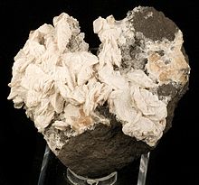 Barytocalcite-230536.jpg