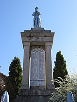 Poilu au repos (monument aux morts)