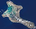 Casi la mitad de la superficie de Kiritimati está cubierta con lagunas costeras, algunos de agua dulce y algunos de agua de mar.