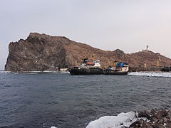 Port, cap Briner et le phare de Roudny.