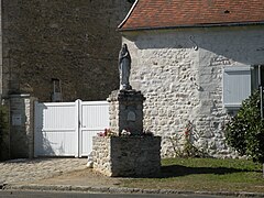 Statue de la Vierge.