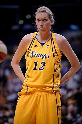 Margo Dydek in een tenue van Los Angeles Sparks.