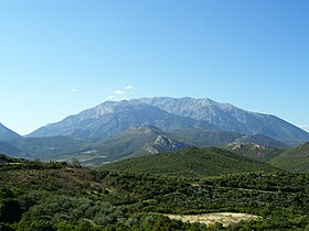 Vue du mont Parnasse en été.