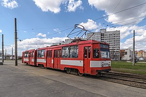 Трамвайный вагон ЛВС-97К (71-147К) выпуска 1999 года в Санкт-Петербурге