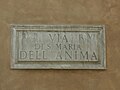 „Via di Santa Maria dell'Anima” útjelzőtábla a Parione (R. VI Parione) kerületben