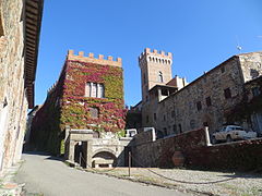 Innenhof des Castello di Quercetto