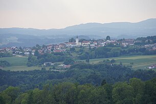 Aufgenommen vom Aussichtsturm am Mayrhoferberg