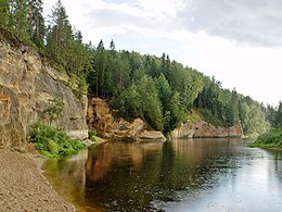 Gauja pie Ērgļu (Ērģeļu) klintīm